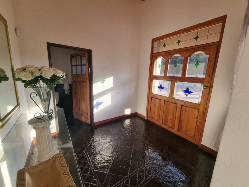 When only the best will do???? Perfect location?? - Photo 3