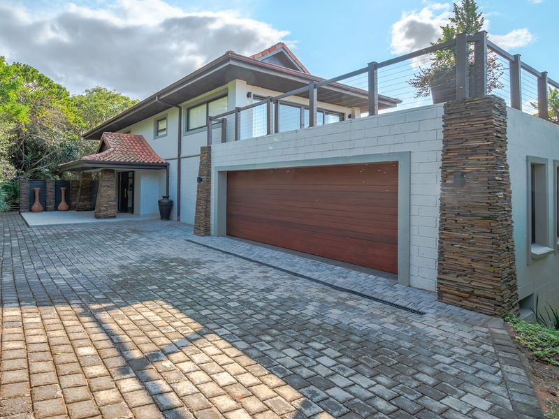 Luxurious Retreat in Zimbali Estate - Photo 4