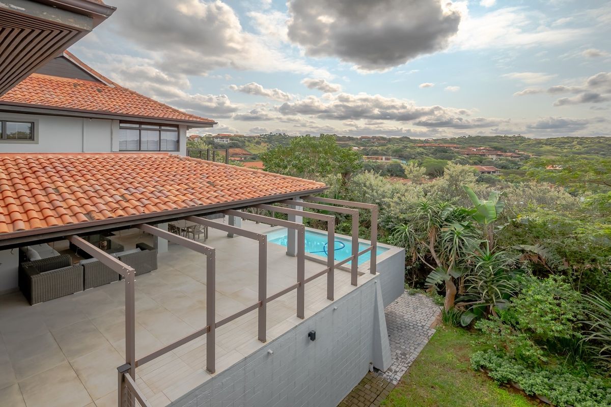 Luxurious Retreat in Zimbali Estate - Photo 2