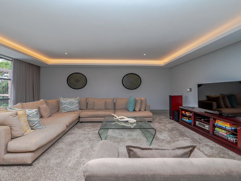 Luxurious Retreat in Zimbali Estate - Photo 8