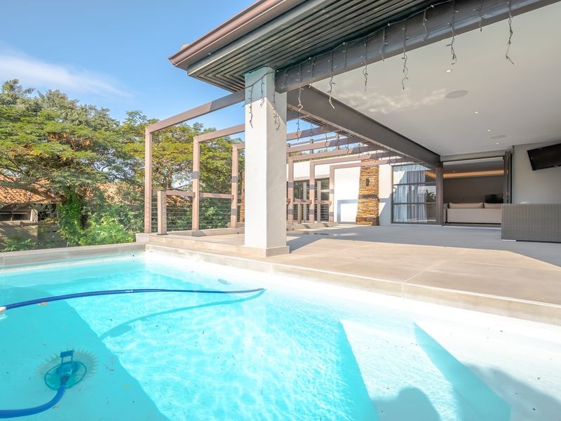 Luxurious Retreat in Zimbali Estate - Photo 3