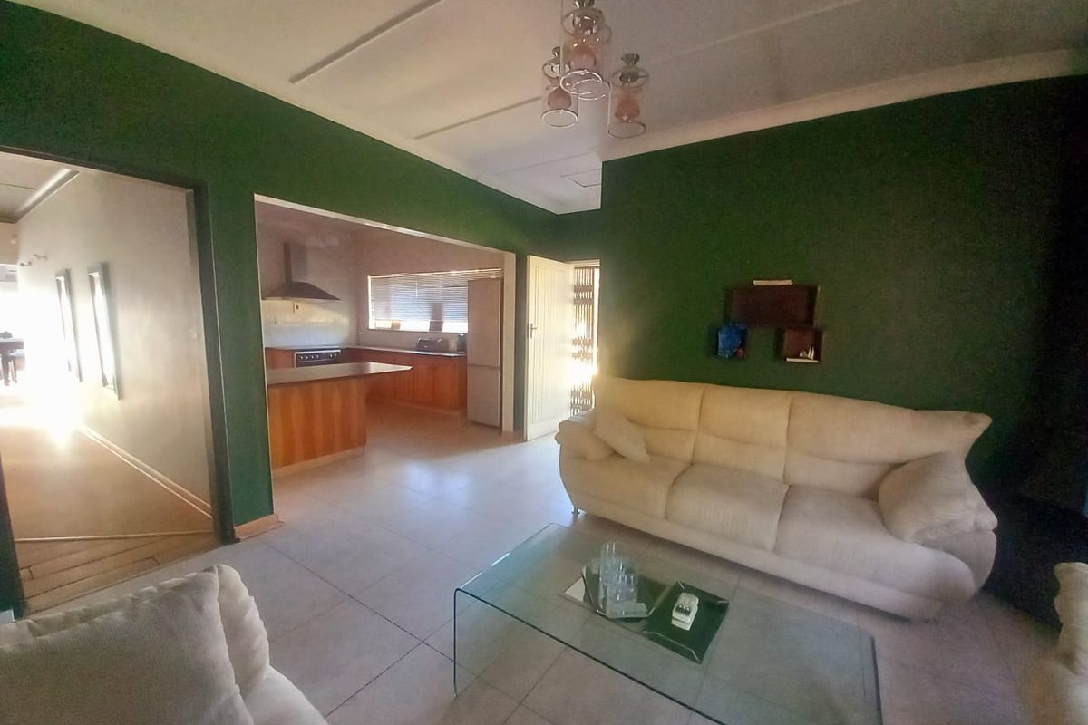 This unique, brand new, 3 bedroom house is located in Arcon Park! - Photo 2