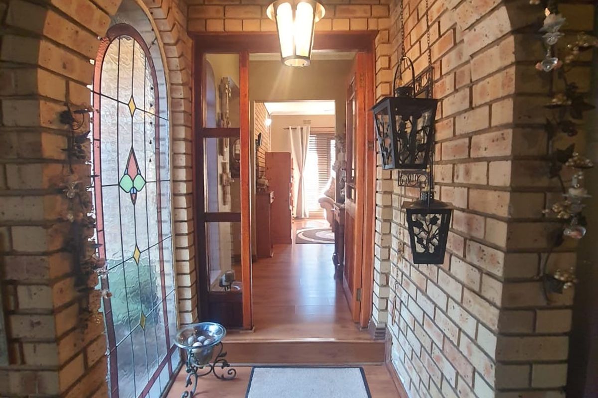 Lovely One Of A Kind Property New To The Market - Photo 5