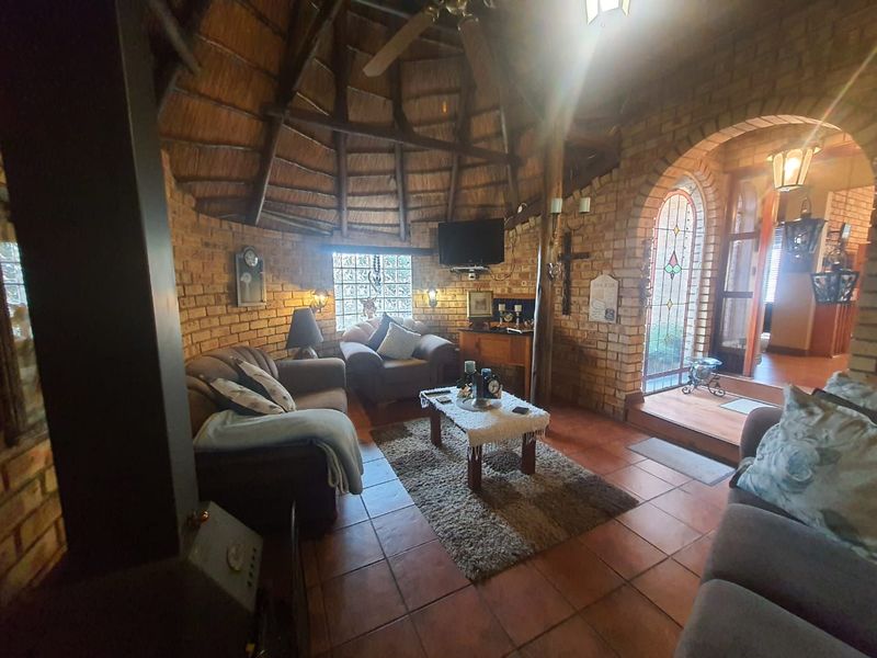 Lovely One Of A Kind Property New To The Market - Photo 3