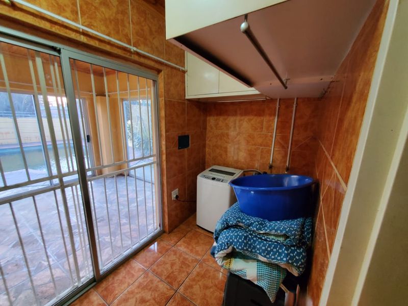 Family home for sale in Vanderbijlpark SW area. - Photo 9