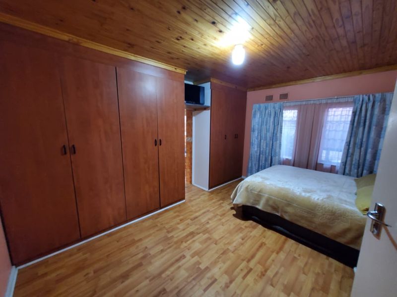 Family home for sale in Vanderbijlpark SW area. - Photo 4