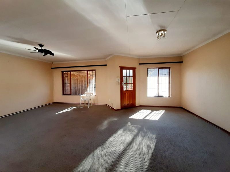 Facebrick Townhouse for sale in Vanderbijlpark SE3 - Photo 2