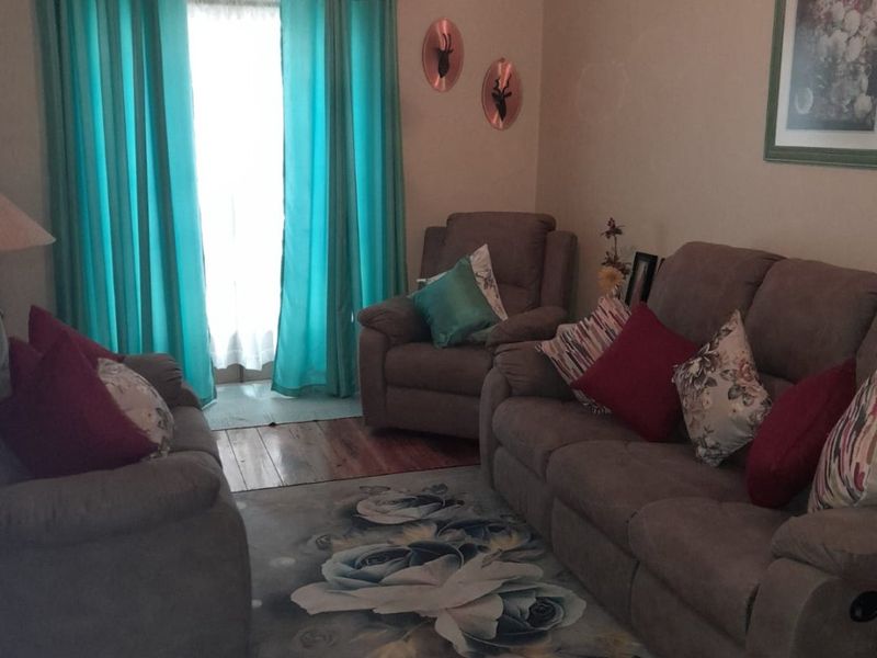 Prime property in a quiet neighborhood for sale in Frankfort. - Photo 9