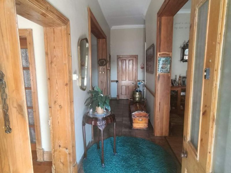 Prime property in a quiet neighborhood for sale in Frankfort. - Photo 2