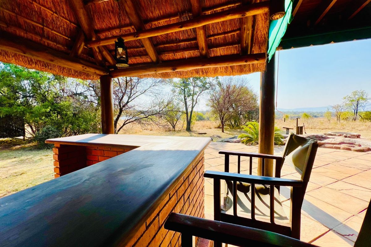 4 Bedroom House with stunning views! - Photo 3
