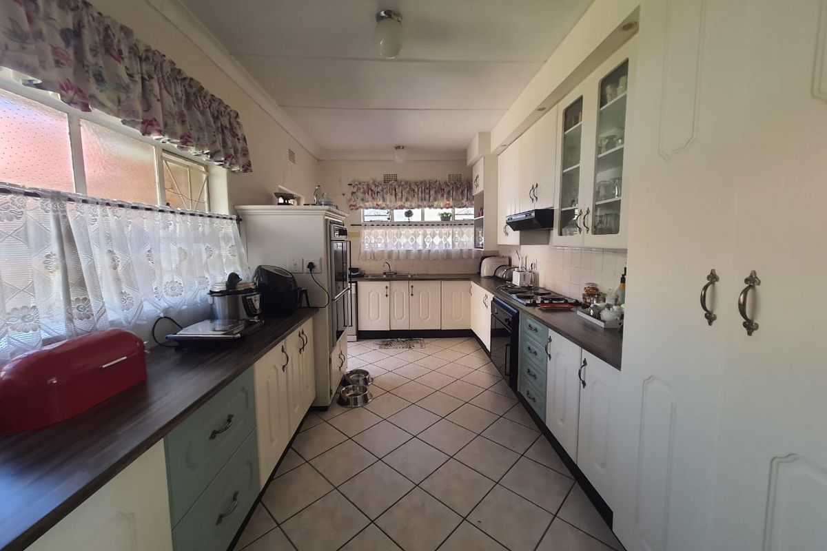 Price REDUCED With R400 000 To Only R1 410 000 (VAT Exclusive) - Photo 5