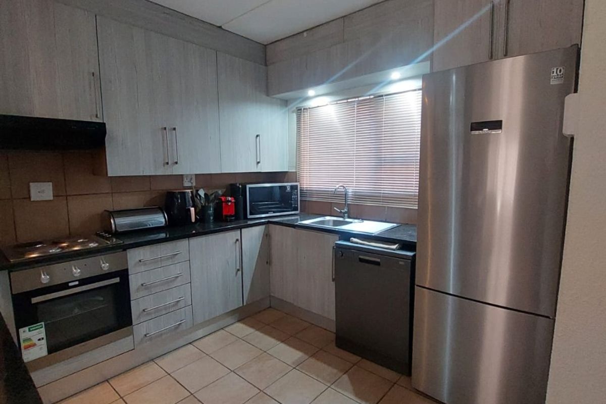 Ultra modern duplex unit on ground floor for sale in popular complex, Sasolburg. - Photo 3
