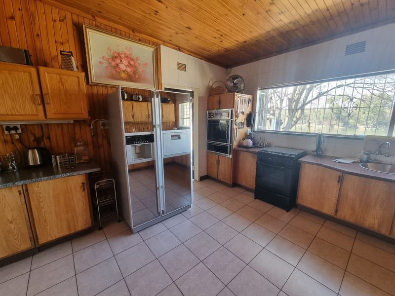 Absolute stunning Riverfront property for sale in Lindequesdrift - Photo 5