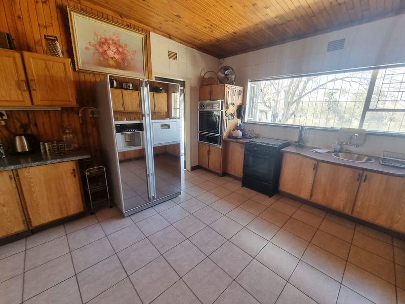 Absolute stunning Riverfront property for sale in Lindequesdrift - Photo 6