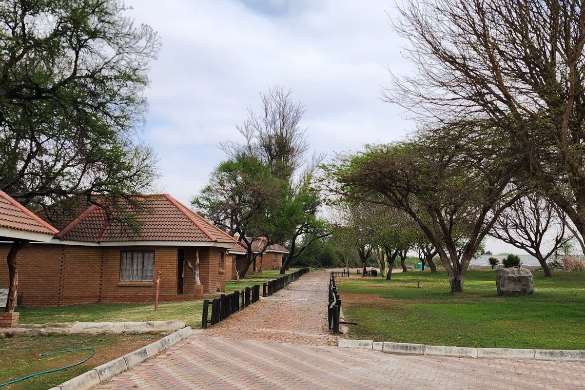 Charming Guesthouse & Business Opportunity For Sale - Photo 3