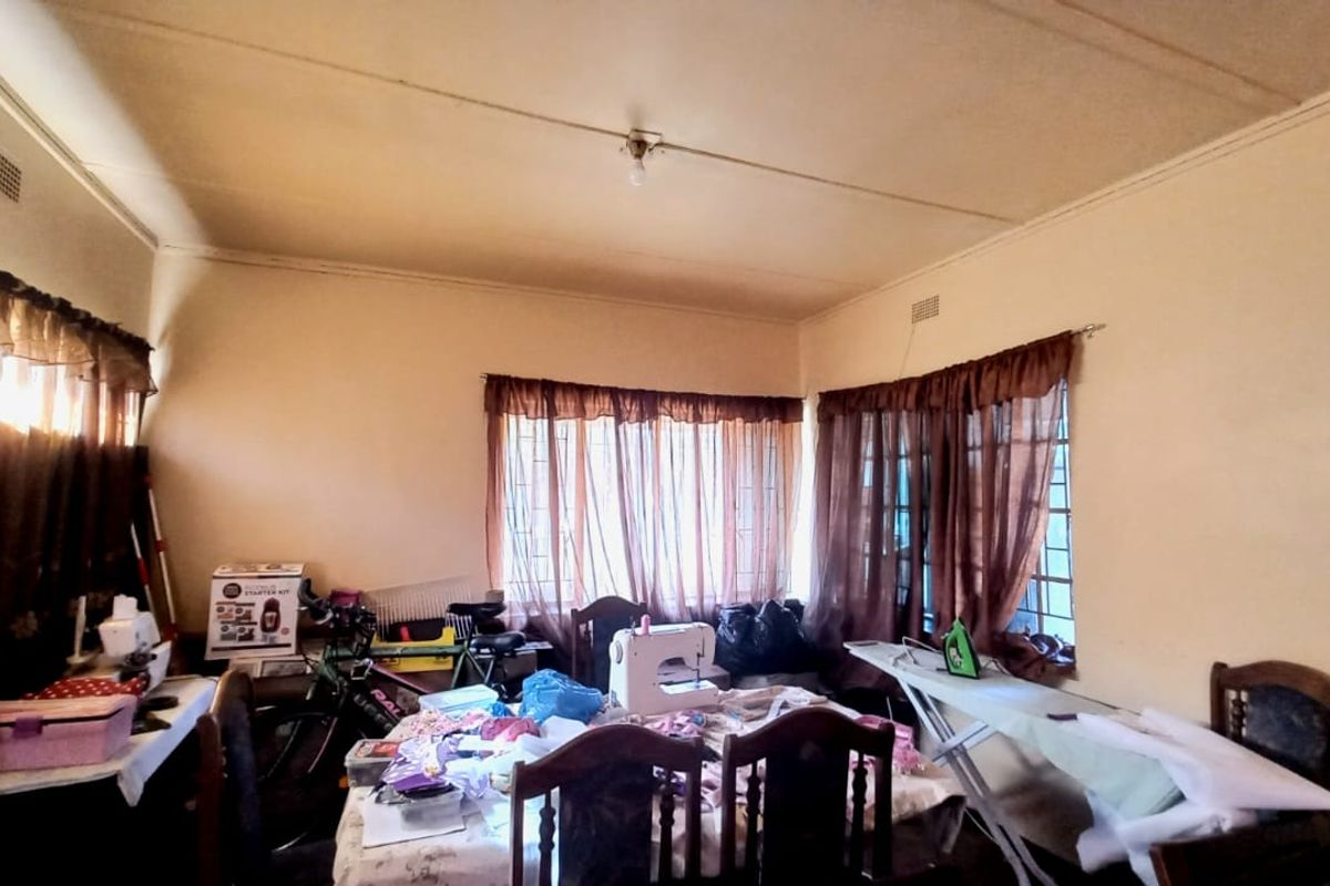 Bargain buy in Vanderbijlpark, CW area. - Photo 3
