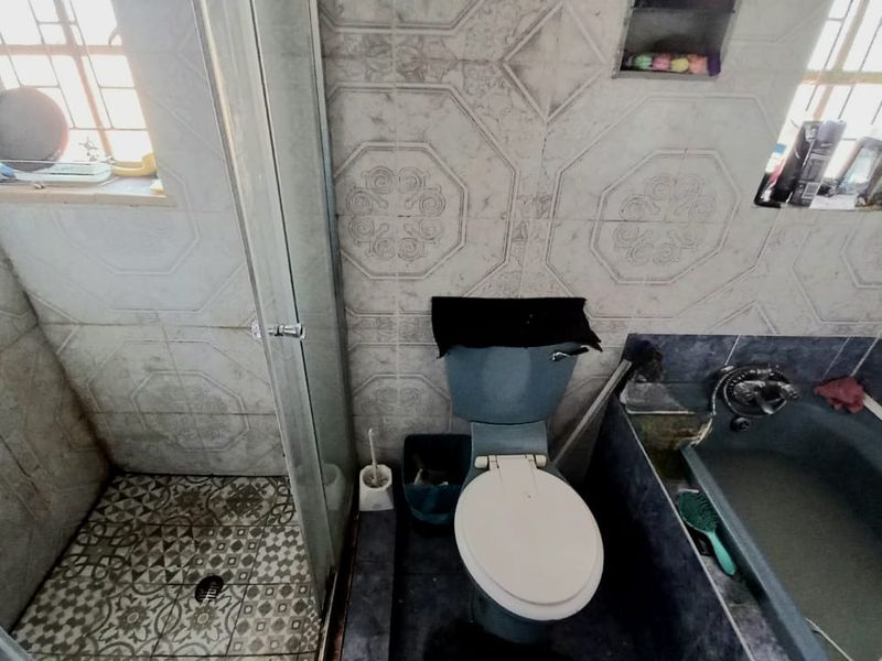 Bargain buy in Vanderbijlpark, CW area. - Photo 8