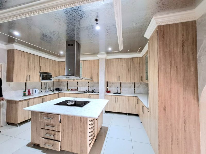 SPACIOUS AND BEAUTIFUL HOME FOR SALE IN THREE RIVERS EAST - Photo 8