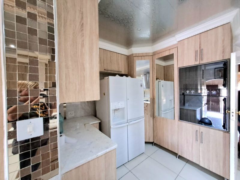 SPACIOUS AND BEAUTIFUL HOME FOR SALE IN THREE RIVERS EAST - Photo 6