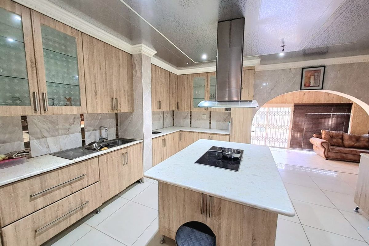 SPACIOUS AND BEAUTIFUL HOME FOR SALE IN THREE RIVERS EAST - Photo 3