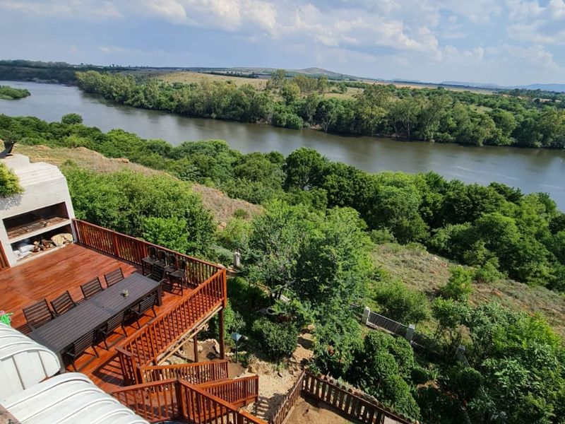 Magnificent 3 Story House for Sale in Vaaloewer - Photo 5