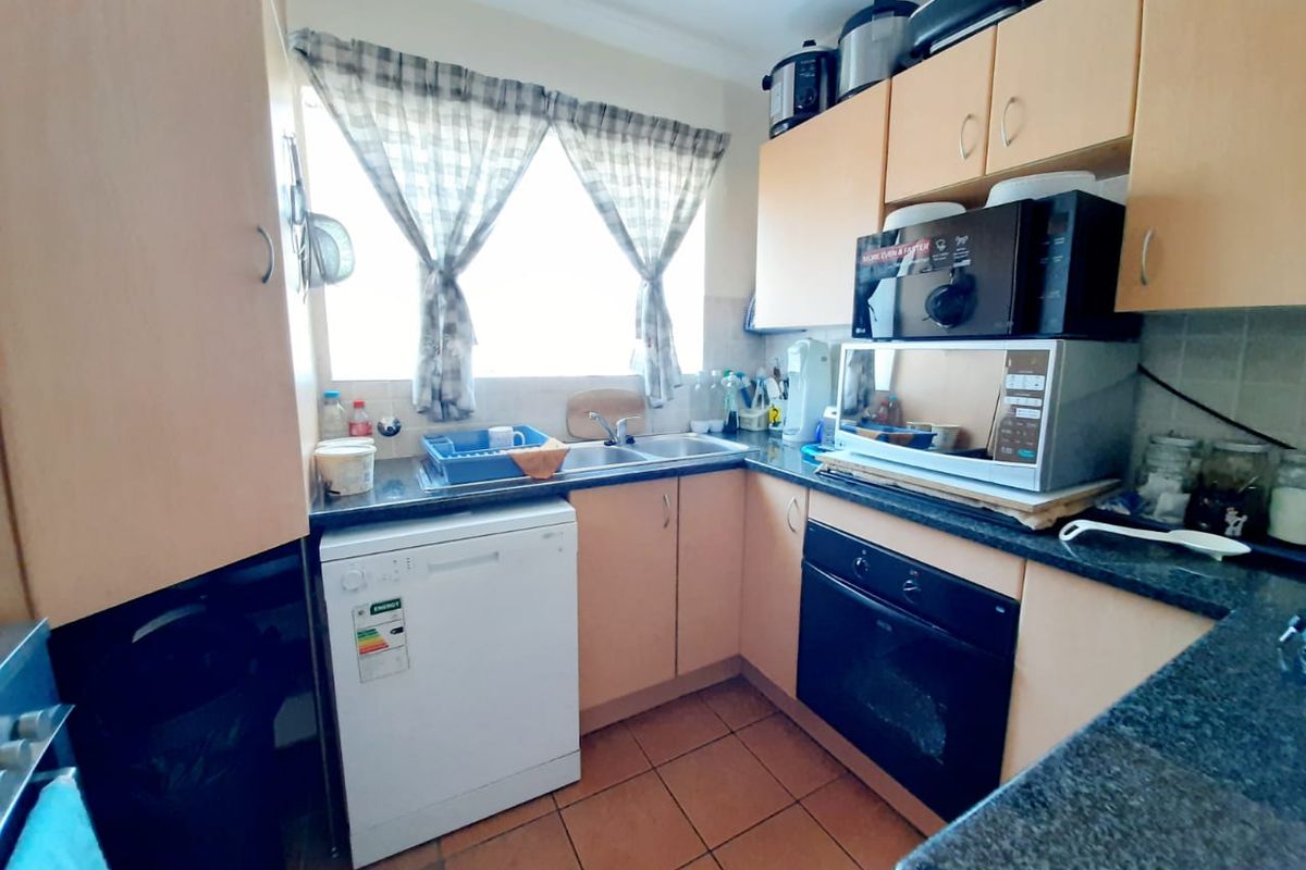 Facebrick townhouse for sale in Sasolburg in popular complex - Photo 5