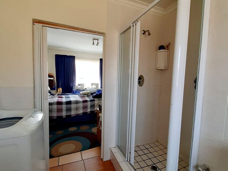 Facebrick townhouse for sale in Sasolburg in popular complex - Photo 9