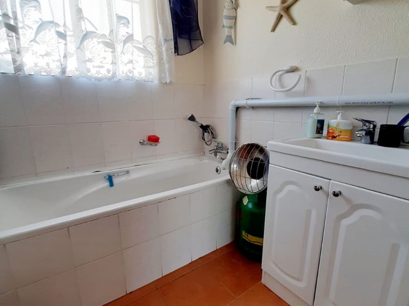 Facebrick townhouse for sale in Sasolburg in popular complex - Photo 8