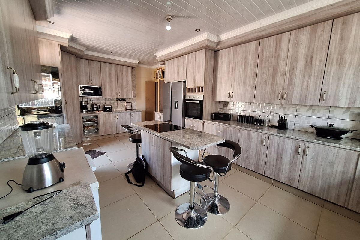 This family home is waiting for its new owner. - Photo 2