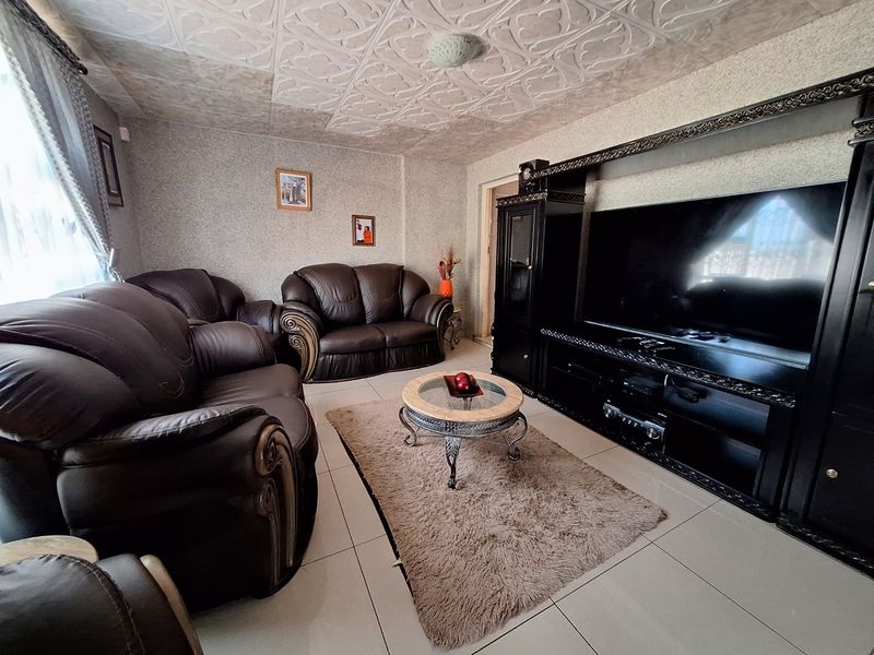 This family home is waiting for its new owner. - Photo 6