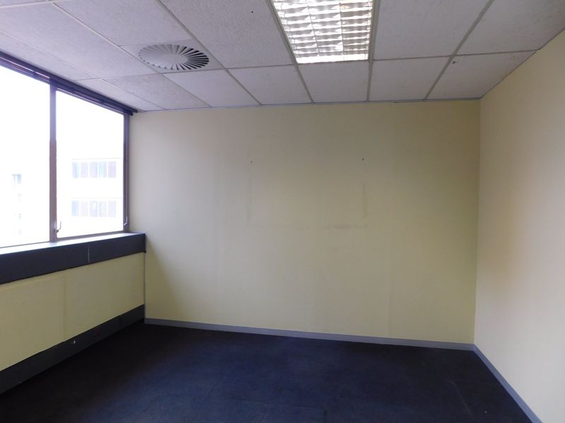 Ideal Subdivisible Call Centre Space Available To Suit. - Photo 10