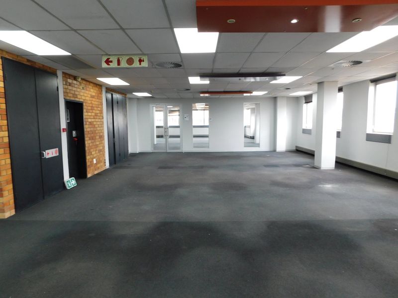Ideal Subdivisible Call Centre Space Available To Suit. - Photo 6