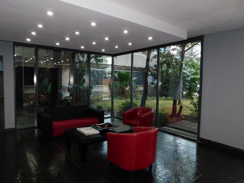 Entire Floor Available In An Iconic Landmark Building. - Photo 4