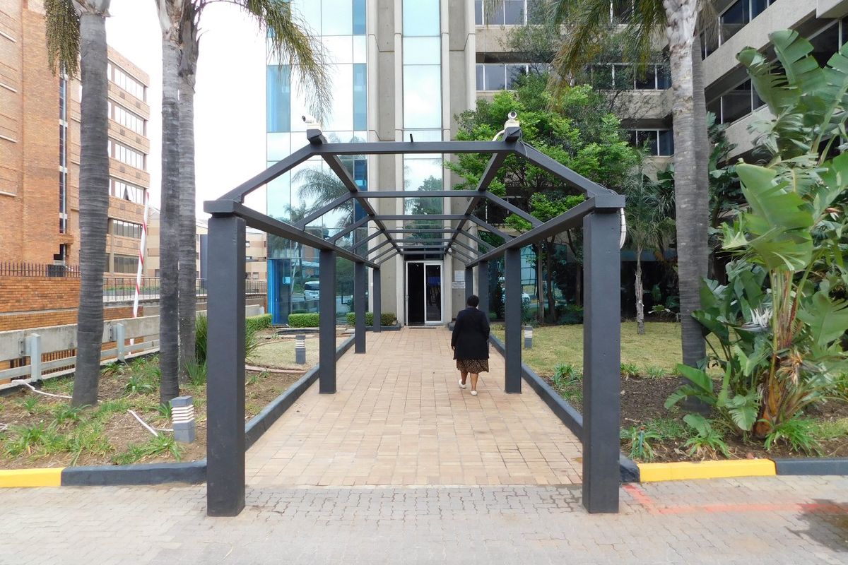 Entire Floor Available In An Iconic Landmark Building. - Photo 3