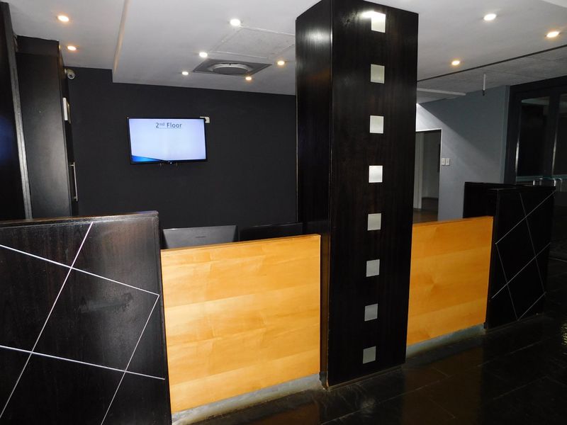 Entire Floor Perfect For Call Centres / Adult Education Businesses. - Photo 5