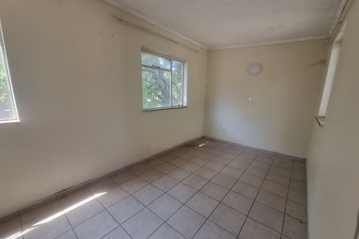 Bachelors flat for sale in Vereeniging CBD - Photo 4