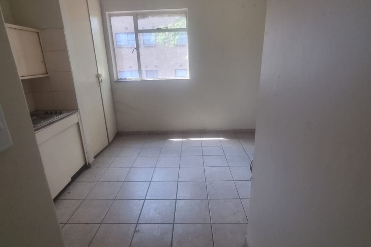 Bachelors flat for sale in Vereeniging CBD - Photo 3