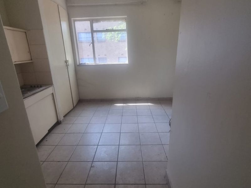 Bachelors flat for sale in Vereeniging CBD - Photo 3