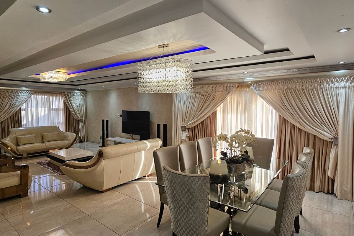 ULTRA-MODERN, 6 BEDROOM,  LUXURY HOME IN A PRESTIGIOUS SECURITY ESTATE – POLOKWANE - Photo 5