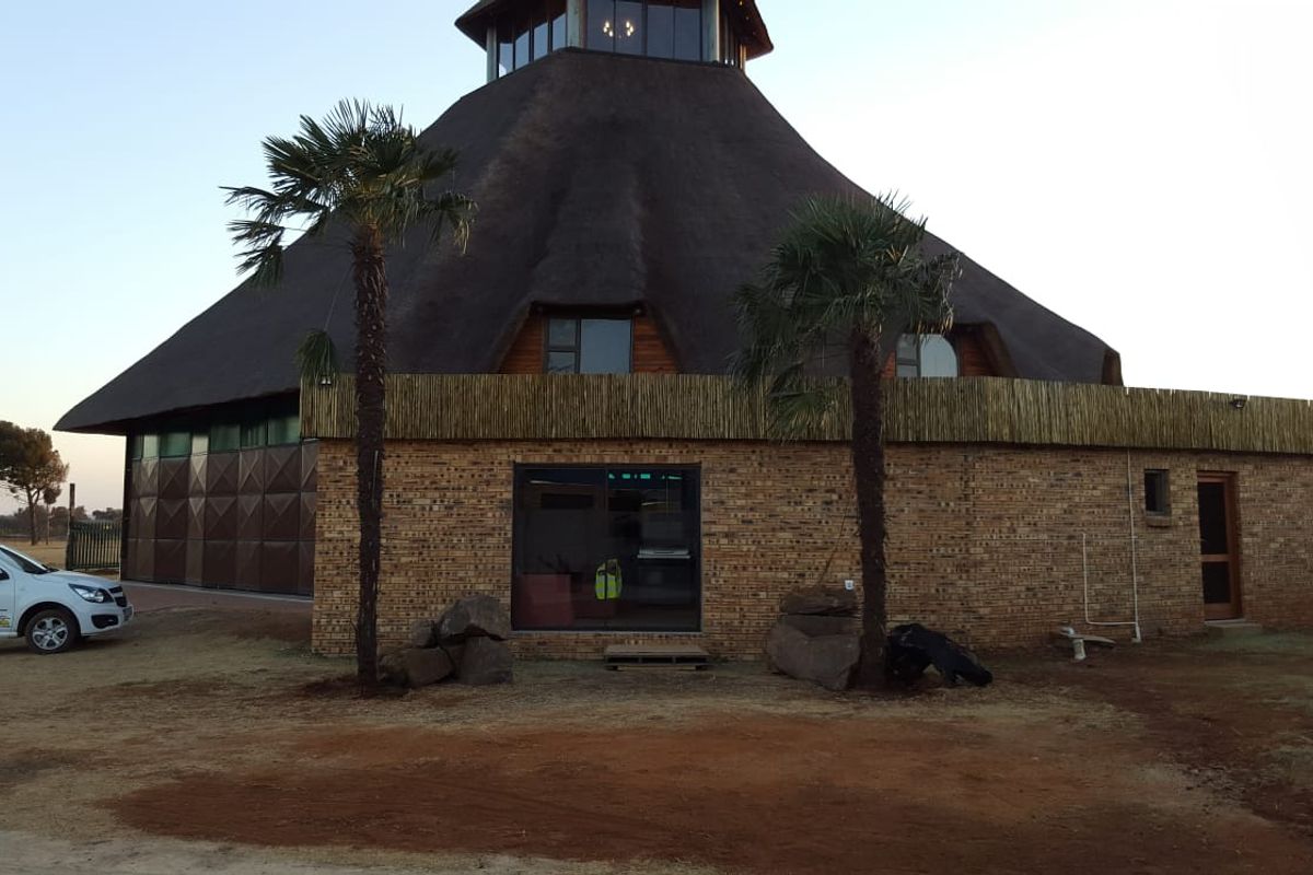 Immaculate venue for sale in Vanderbijlpark - Photo 2