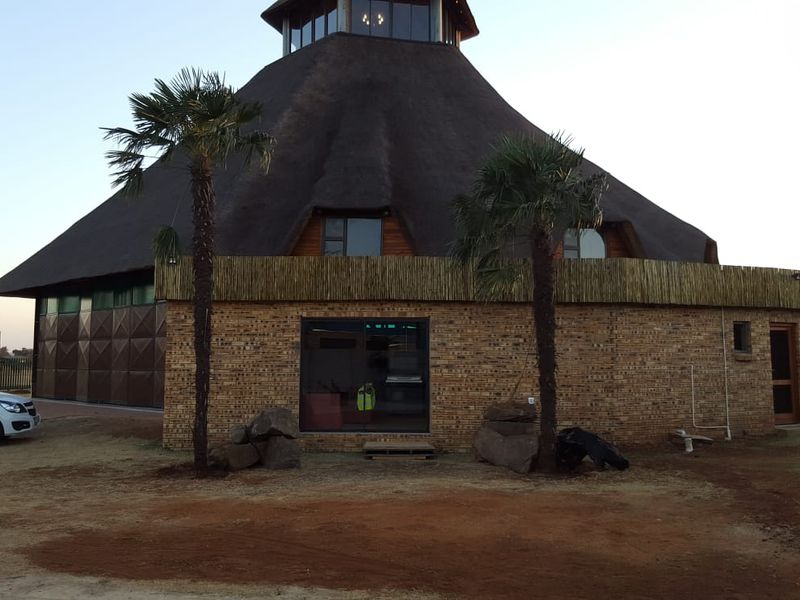 Immaculate venue for sale in Vanderbijlpark - Photo 2