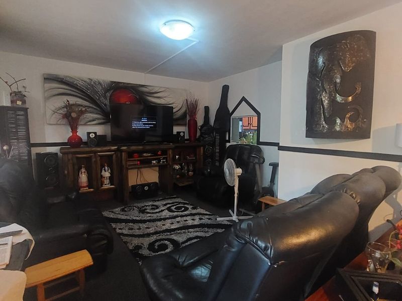 Lovely 3 bedroom townhouse for sale close to town Sasolburg - Photo 7