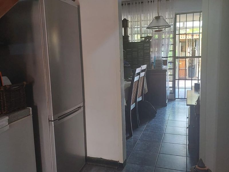 Lovely 3 bedroom townhouse for sale close to town Sasolburg - Photo 8