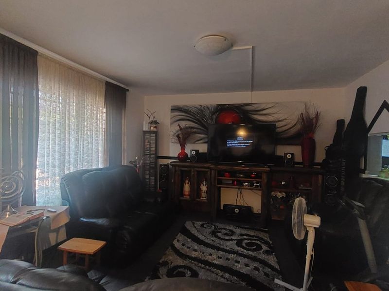 Lovely 3 bedroom townhouse for sale close to town Sasolburg - Photo 6