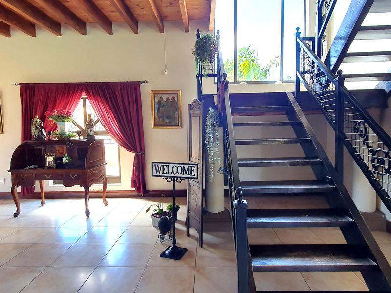 Live Large. Entertain Bigger. Own a Slice of Tuscan Luxury. - Photo 9