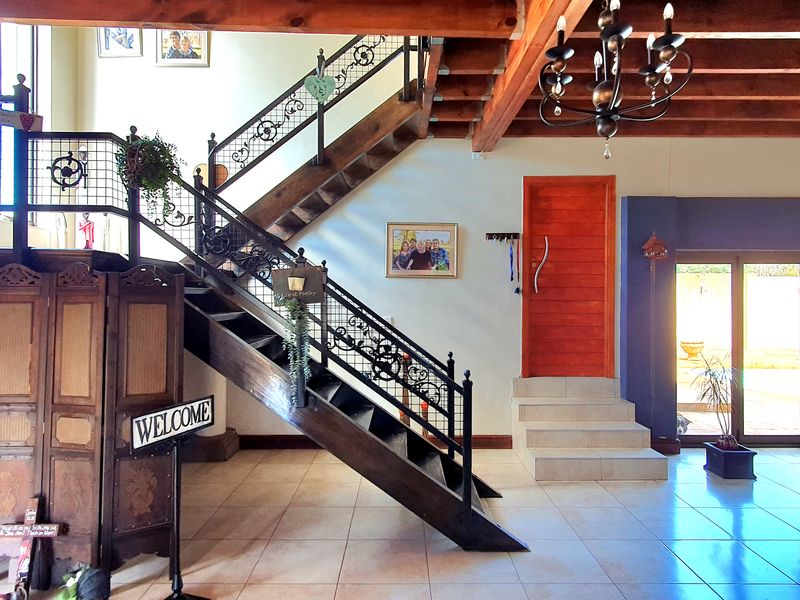 Live Large. Entertain Bigger. Own a Slice of Tuscan Luxury. - Photo 6