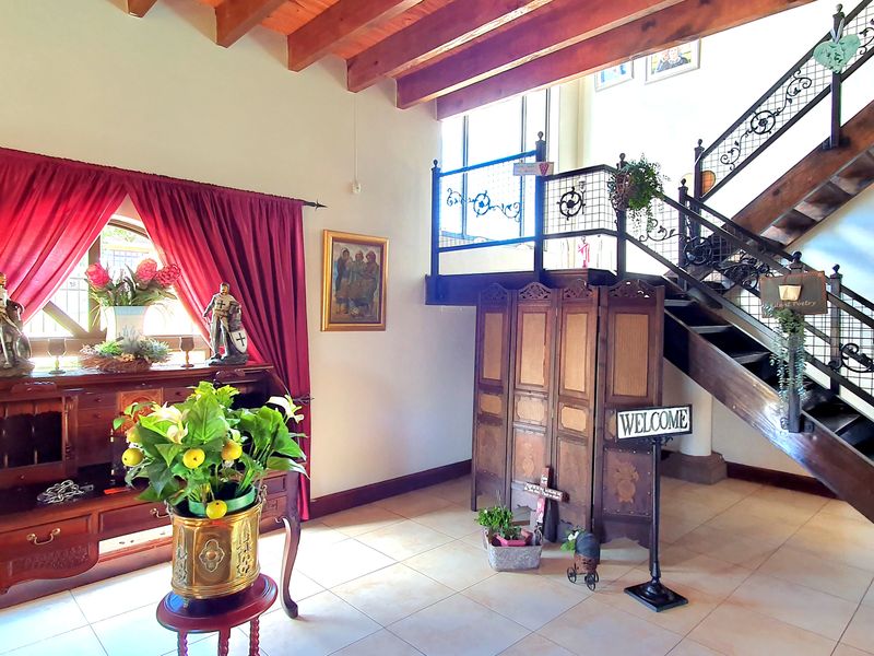 Live Large. Entertain Bigger. Own a Slice of Tuscan Luxury. - Photo 7