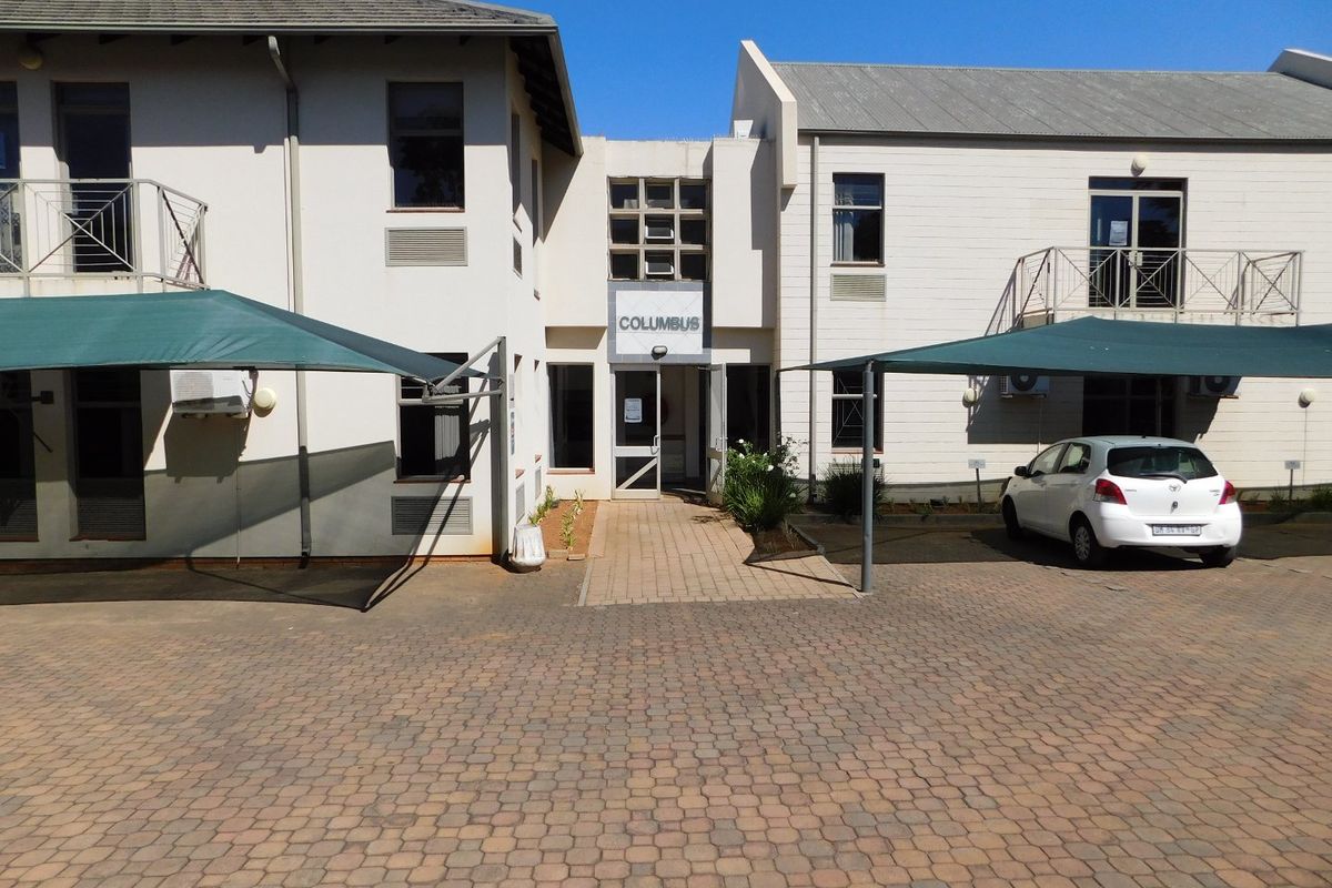 Sunny Easy To Find First Floor Offices To Rent Or For Sale. - Photo 3