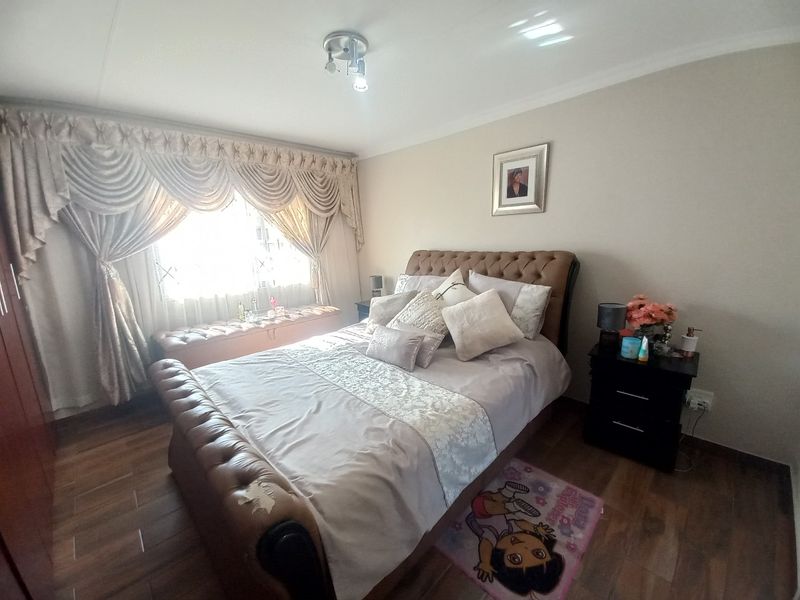 Stylish 3-Bedroom Townhouse in Secure SW Area* - Photo 10