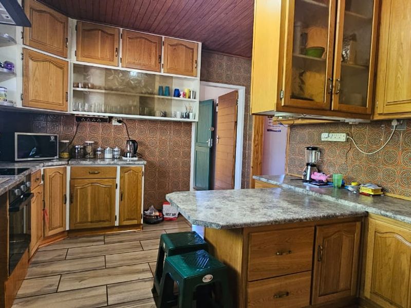 This property is a spacious and family-friendly home!!! - Photo 9